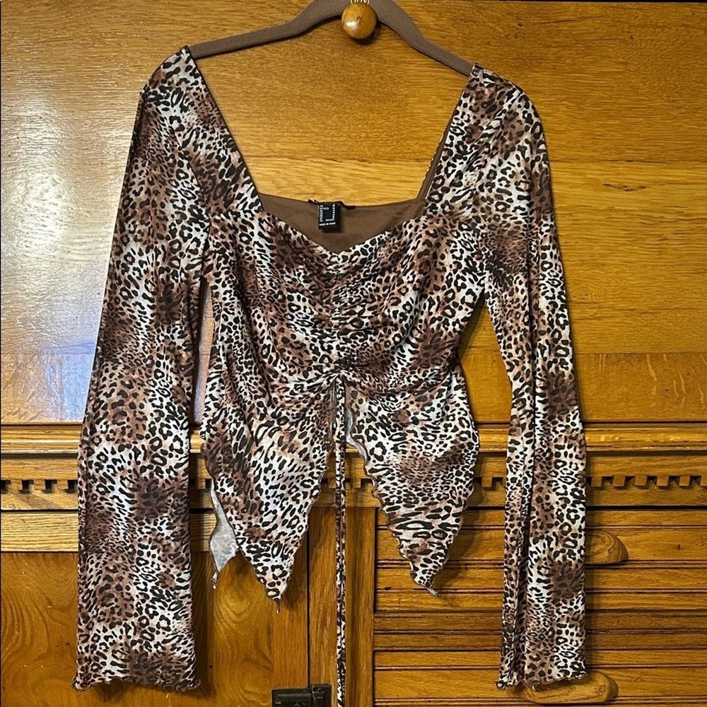 Forever 21 Y2K Indie Leopard Print Ruched Handkerchief Hem Top Brown Long Sleeve